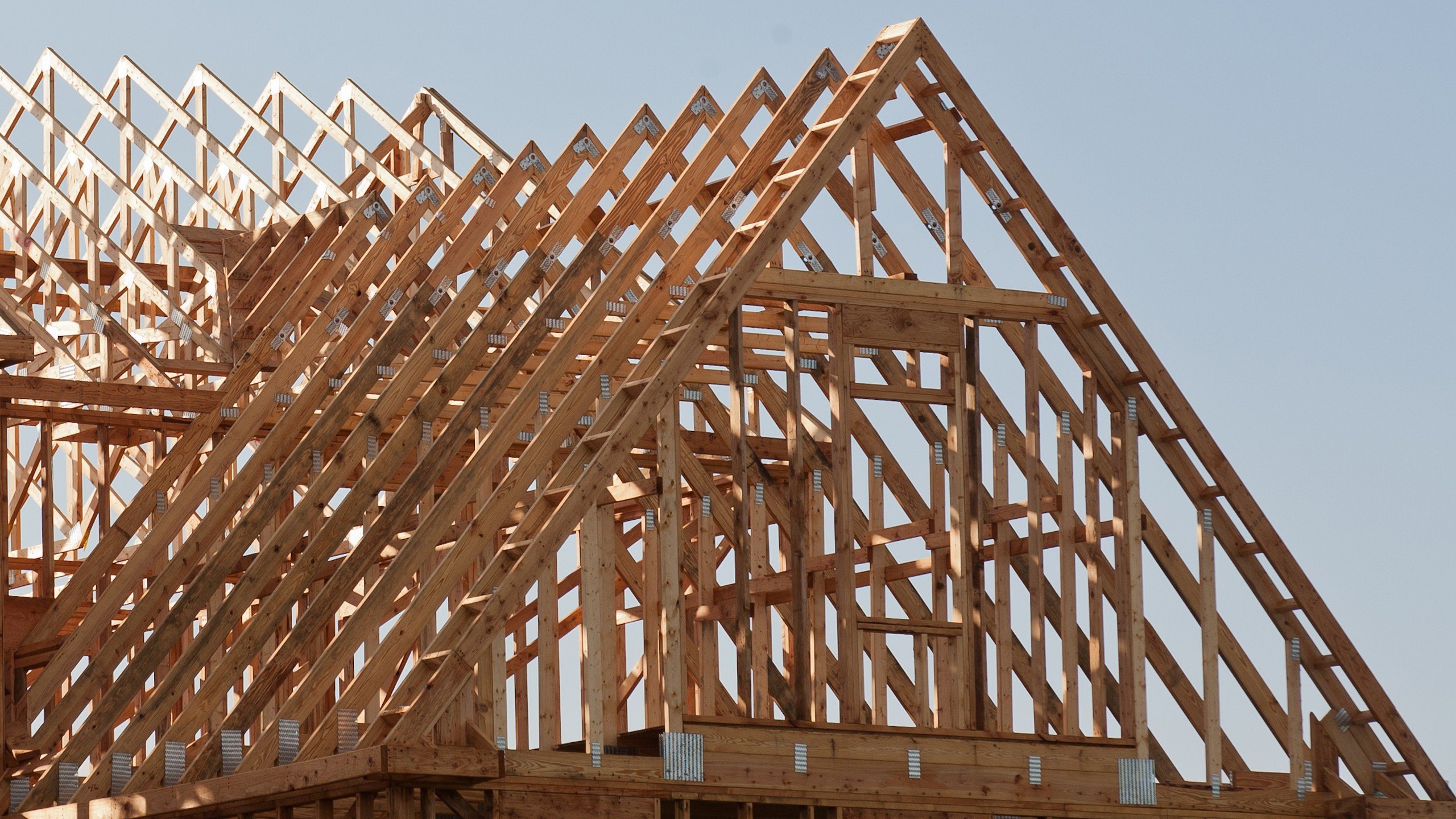 View of Homebuilder confidence plunges as high interest rates and economic ...