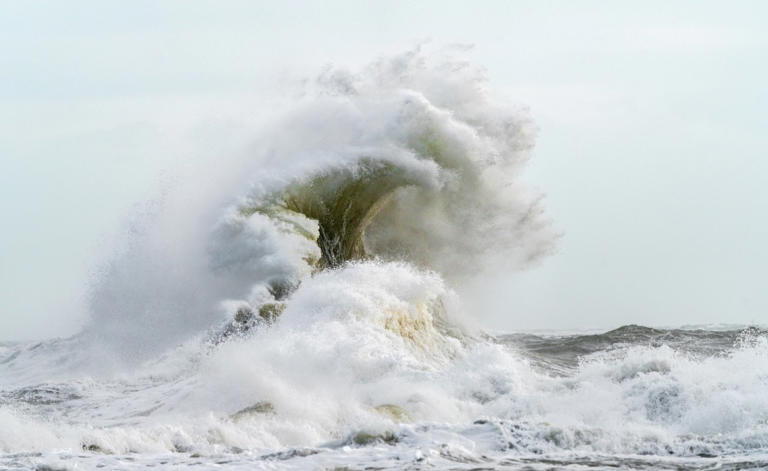 Terrifying 3D rogue waves reach 65 feet and shatter old science (video)