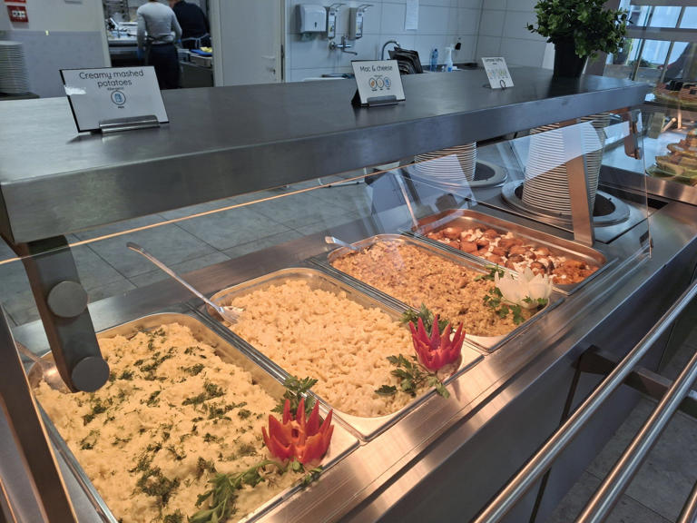 W stołówkach obsługiwanych przez Agencję Mienia Wojskowego menu musi być zróżnicowane, bogate w białko i warzywa.