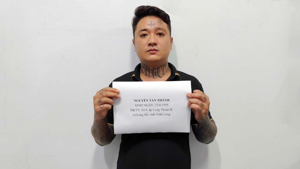 Đối tượng vi phạm đầu thú sau thời gian lẩn trốn vì gây án tại nhà bạn gái