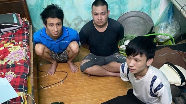 Công an Hà Nội bắt quả tang 3 đối tượng sử dụng ma túy tại xã Đại Xuyên