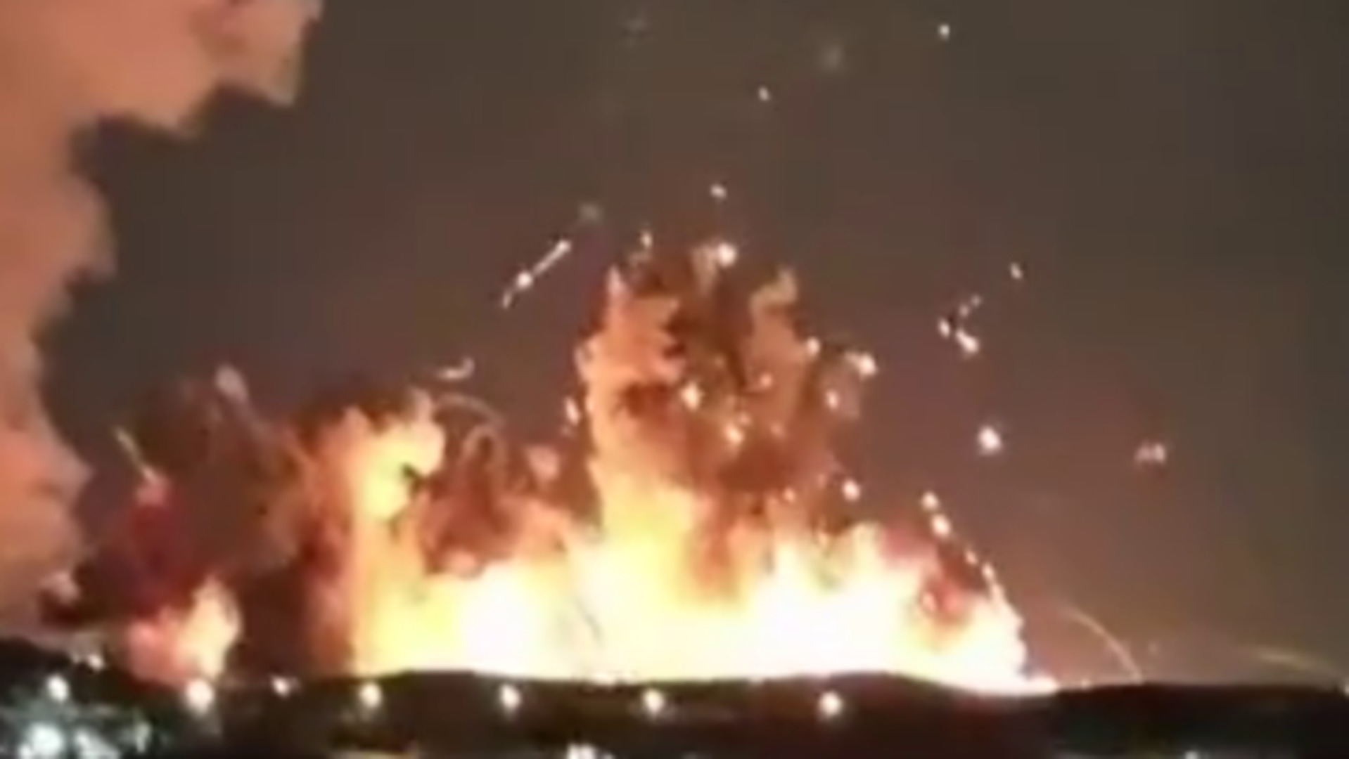 Intense US-Israeli attacks on Iranian city of Isfahan cause column of fire