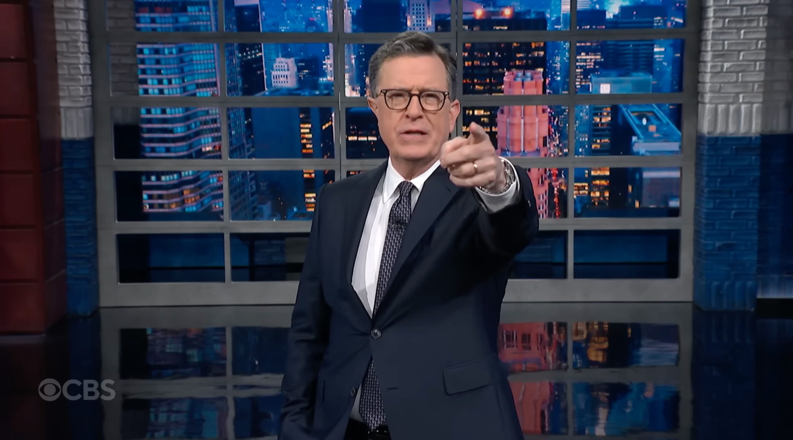 Stephen Colbert revels in savage anti-Trump 'No Kings' protest signs ...