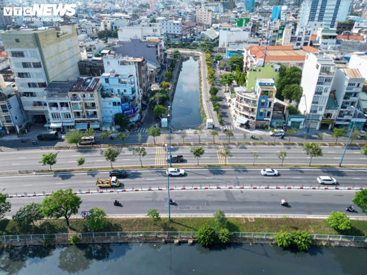 Sau nhiều năm cải tạo, kênh từng bị lấp ở TP.HCM hiện ra sao? - 14