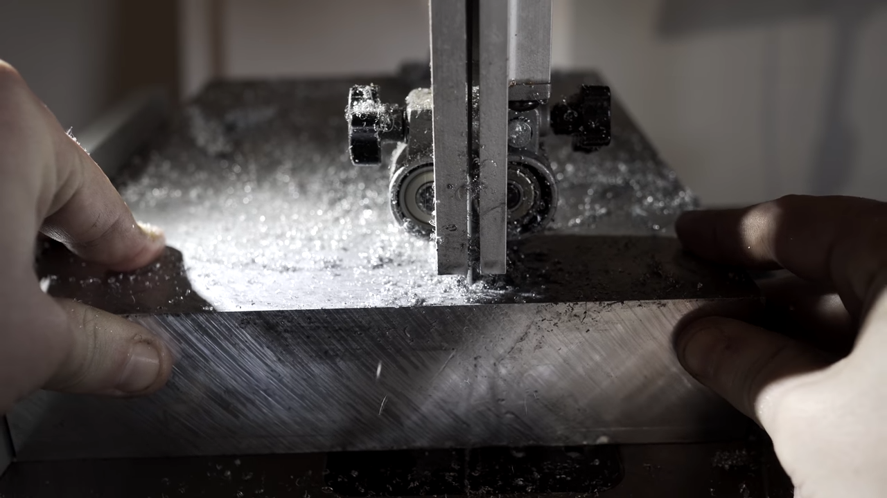 How to upgrade your mill with a quick-change overarm support