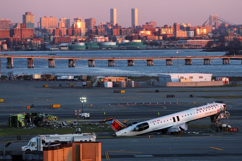 Laguardia Controller Staffing May Have Violated Procedures On Night Of