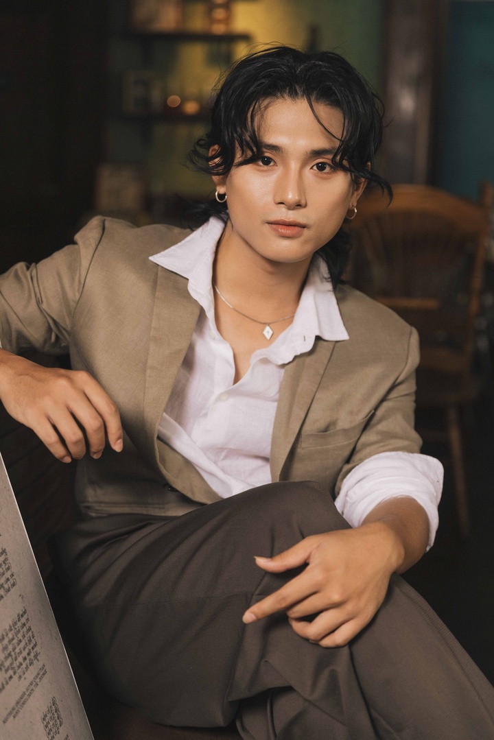 Vì sao nghệ sĩ Gen Z mệnh danh 'hoàng tử nhạc số' chọn ở ẩn suốt 2 năm?