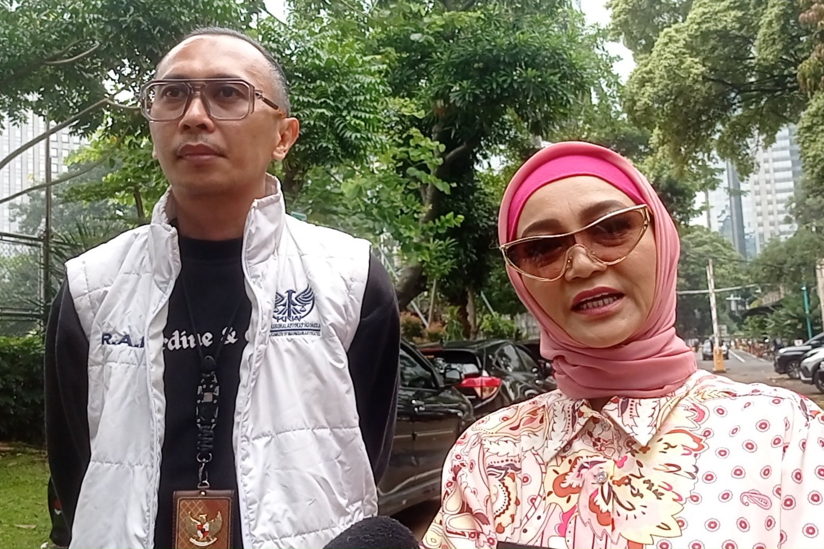 Diperiksa sebagai saksi dugaan poliandri menantu, Firdha Razak bawa ...