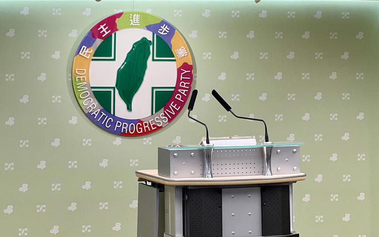 總預算卡關200多天 民進黨：從夏天擋到秋天，再從冬天擋到春天。（曾薏蘋攝）