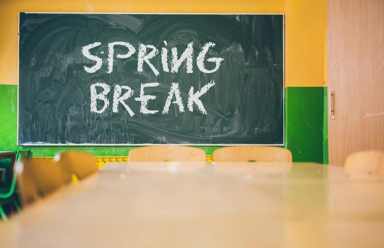 NJ bill to align school spring break schedules advances