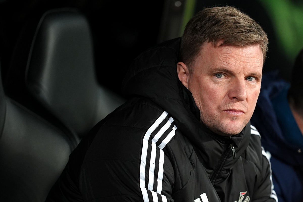Howe shuts out noise as speculation mounts over Newcastle future