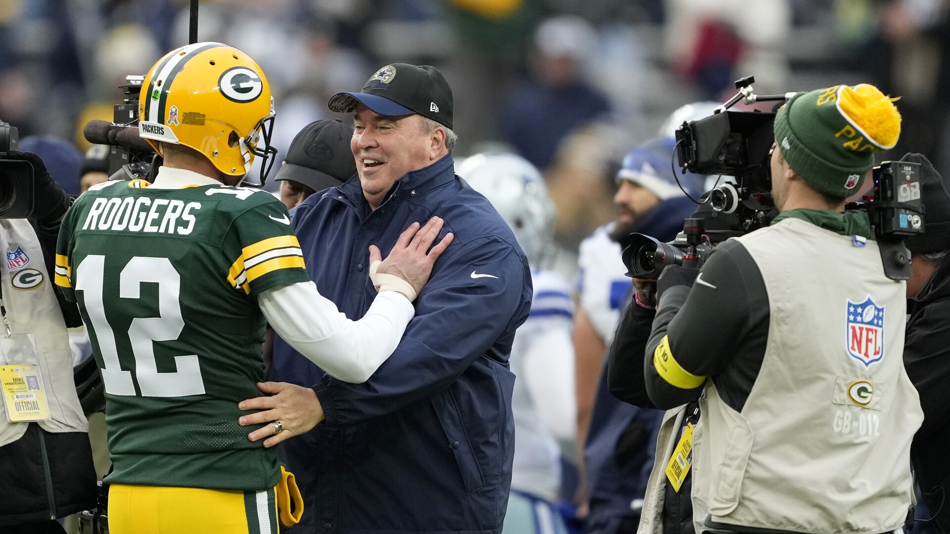 Mike McCarthy: I talk to Aaron Rodgers every couple days, will continue ...