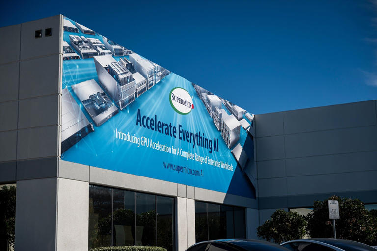 'Uninvestable' Super Micro sends investors racing to the exits