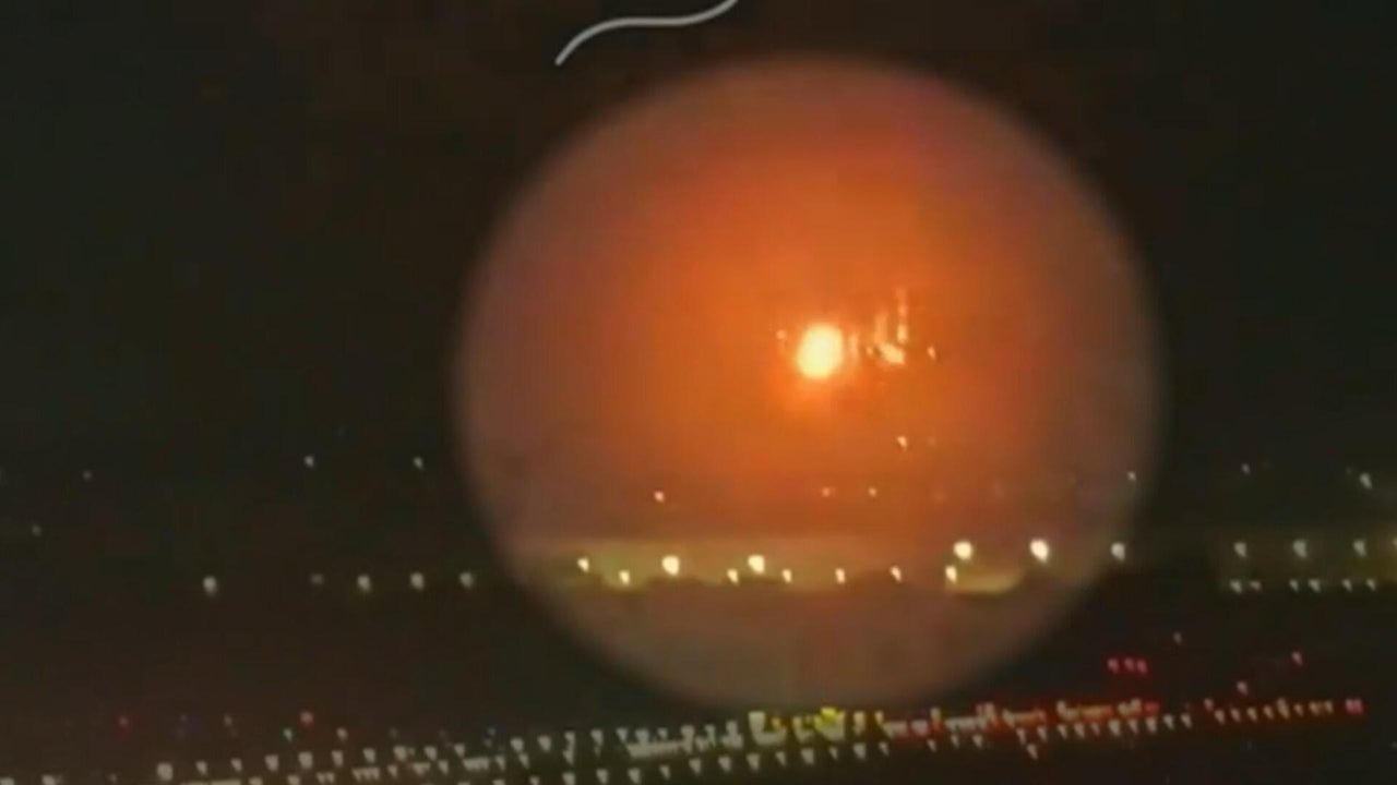 Video shows flames bursting from plane's engine on Delta flight