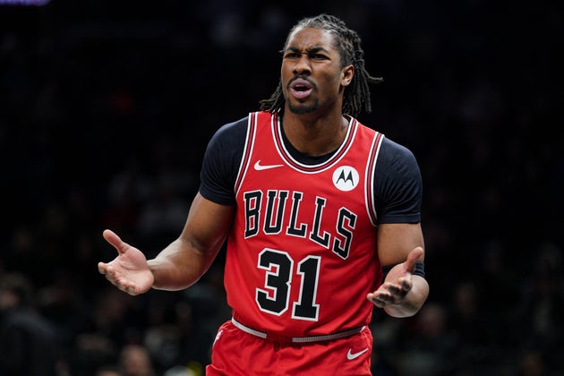 Chicago Bulls get rid of guard after comments about 