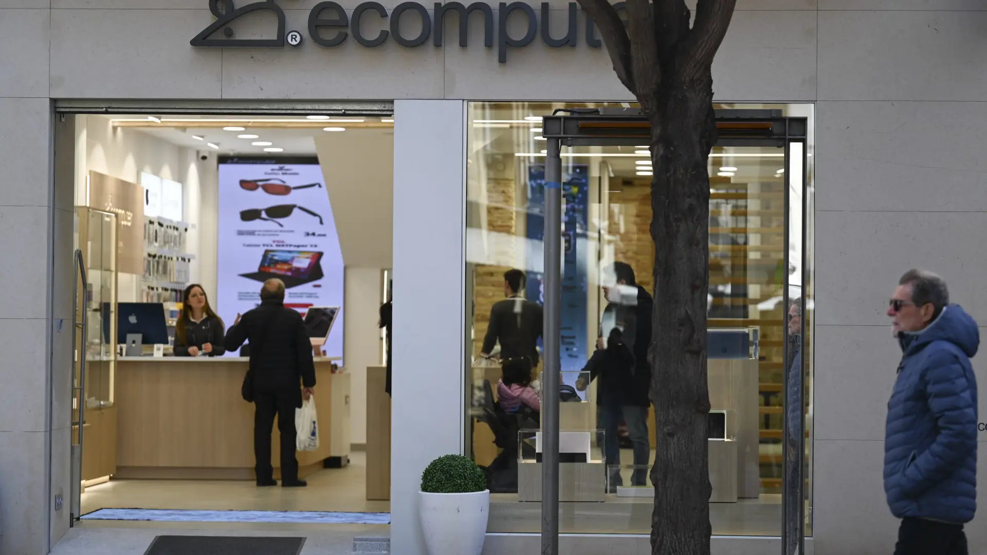 Fotos de la nueva tienda de Ecomputer en Huesca