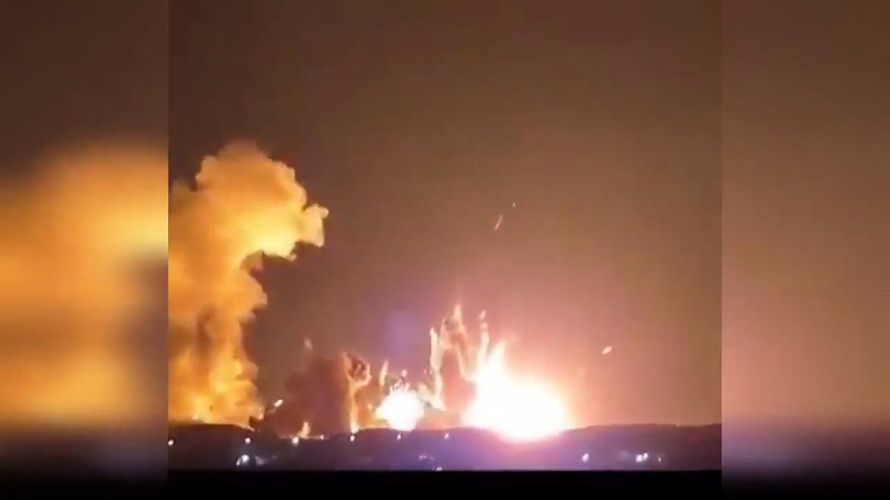 US strikes on Isfahan send massive fireball into night sky
