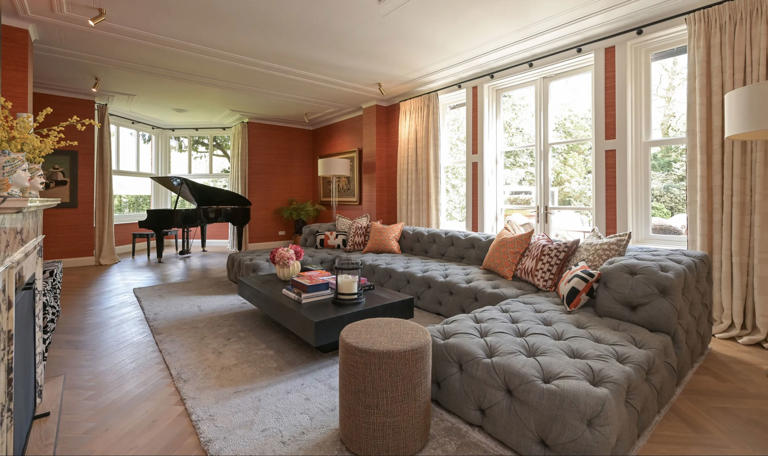 Adembenemende rietgedekte villa in Wassenaar met zwembad, poolhouse en ...