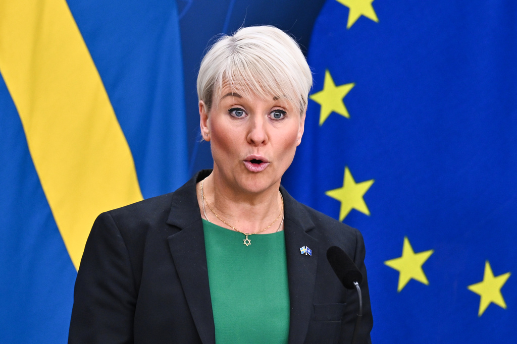 Vill sätta chefer i äldreomsorgen i skolbänken
