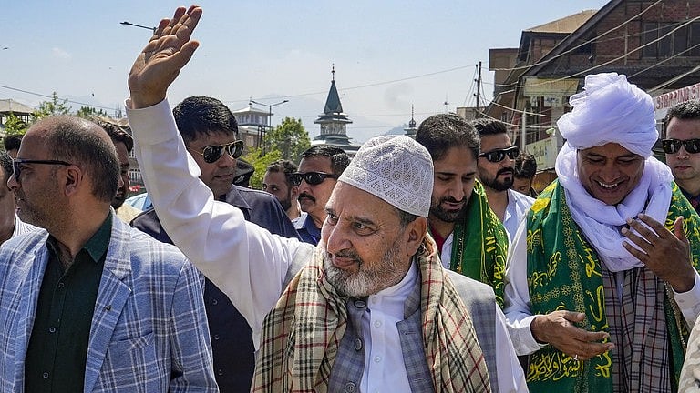 Apni Party chief Bukhari accuses former J&K CM Mehbooba of undermining ...