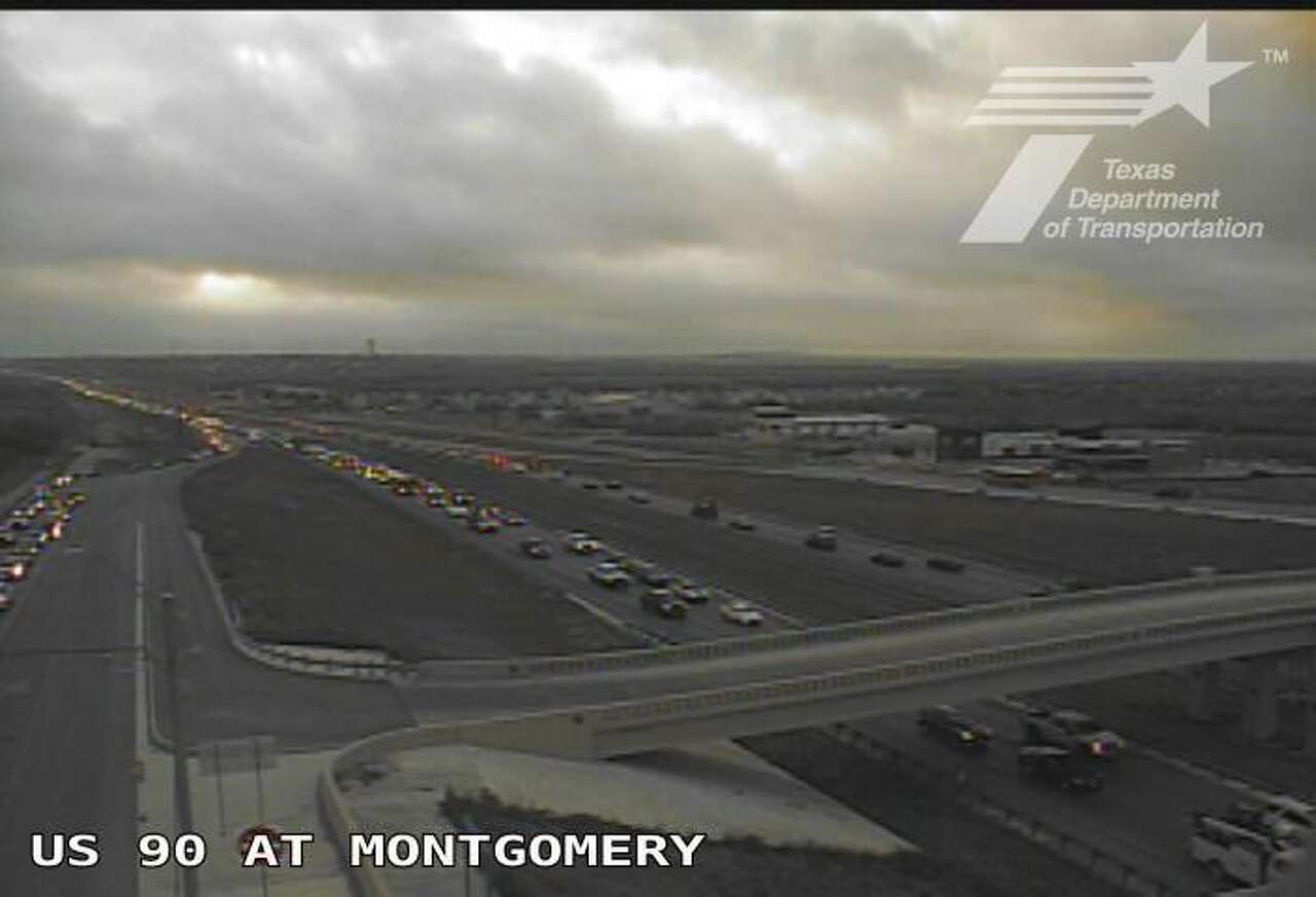 Delays linger after major crash on Highway 90 in San Antonio<br><br>