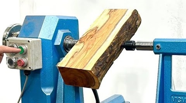 Watch what happens when I take a heavy log and turn it like this