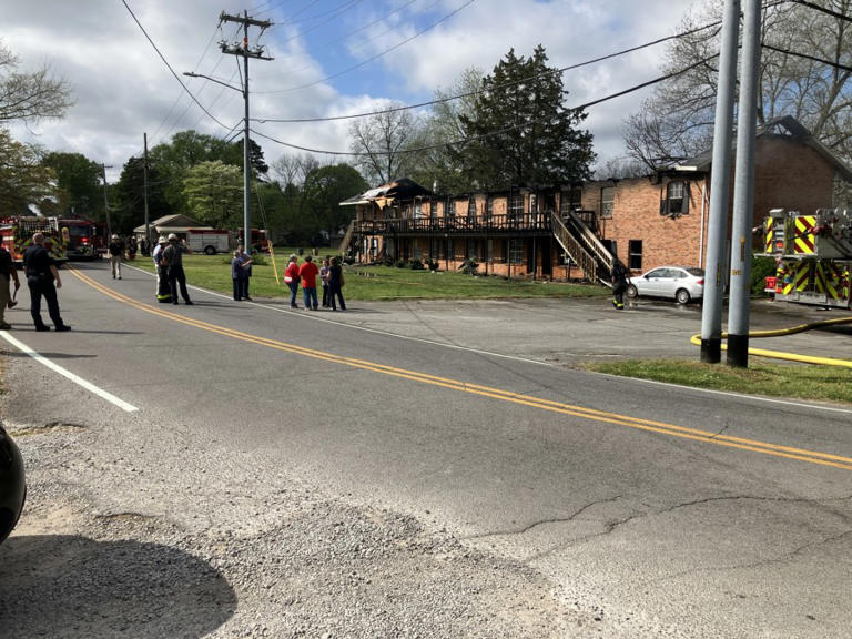 Decatur Fire & Rescue responds to apartment fire on 16th Avenue