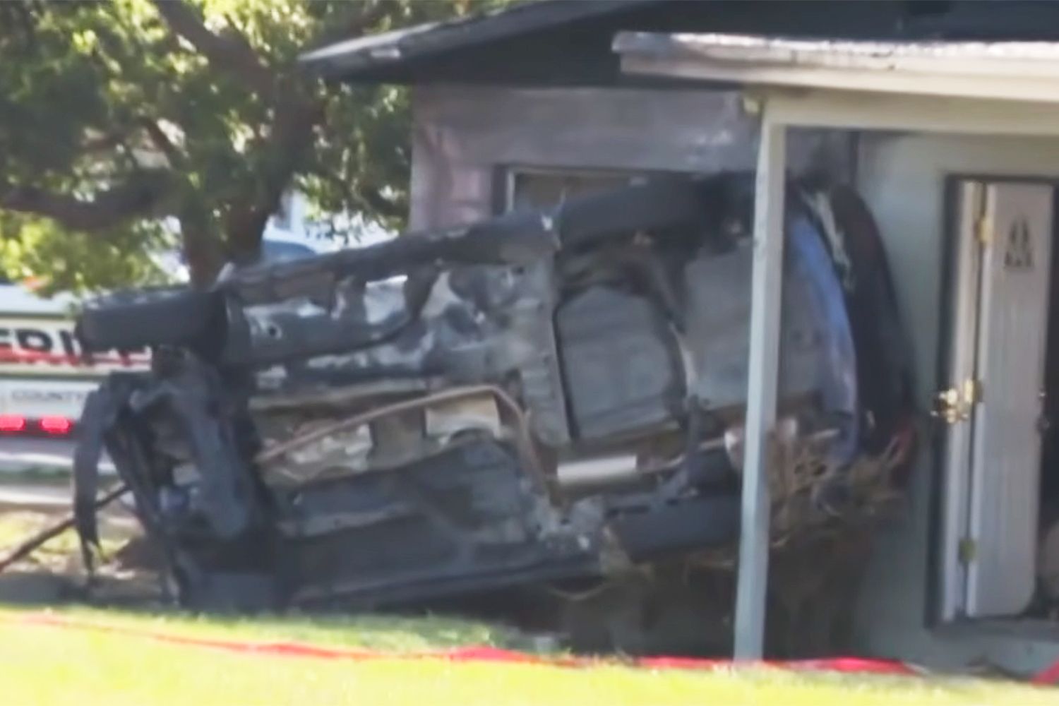 Mom and dad of 6-year-old girl die after their car crashes into home ...