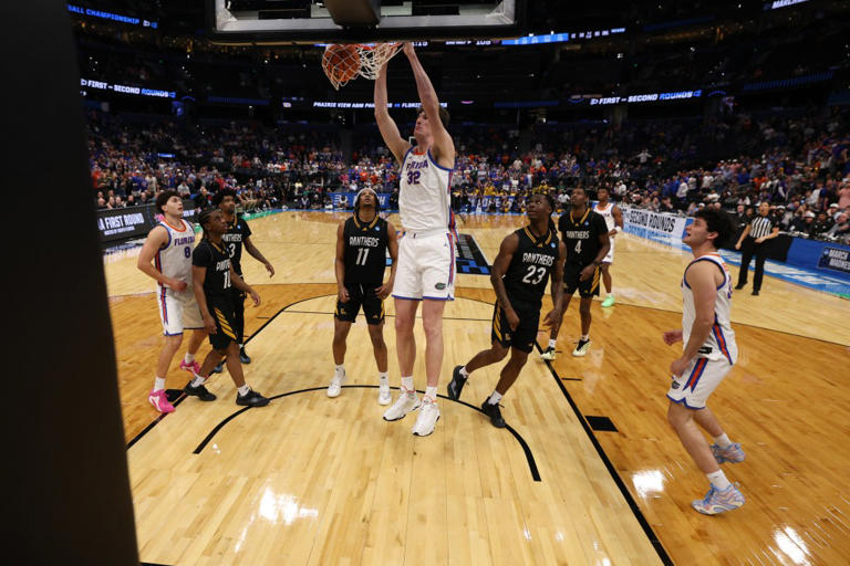 7-foot-9 Florida center Olivier Rioux entering transfer portal