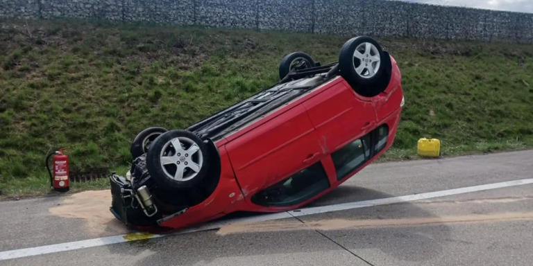 Auto überschlug sich auf A2 – fehlende Rettungsgasse kostete Zeit