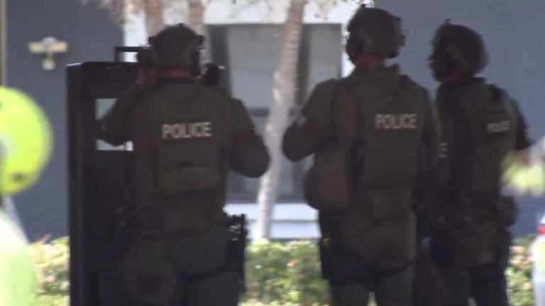 Armed suspect dead after SWAT standoff in Pinellas Park