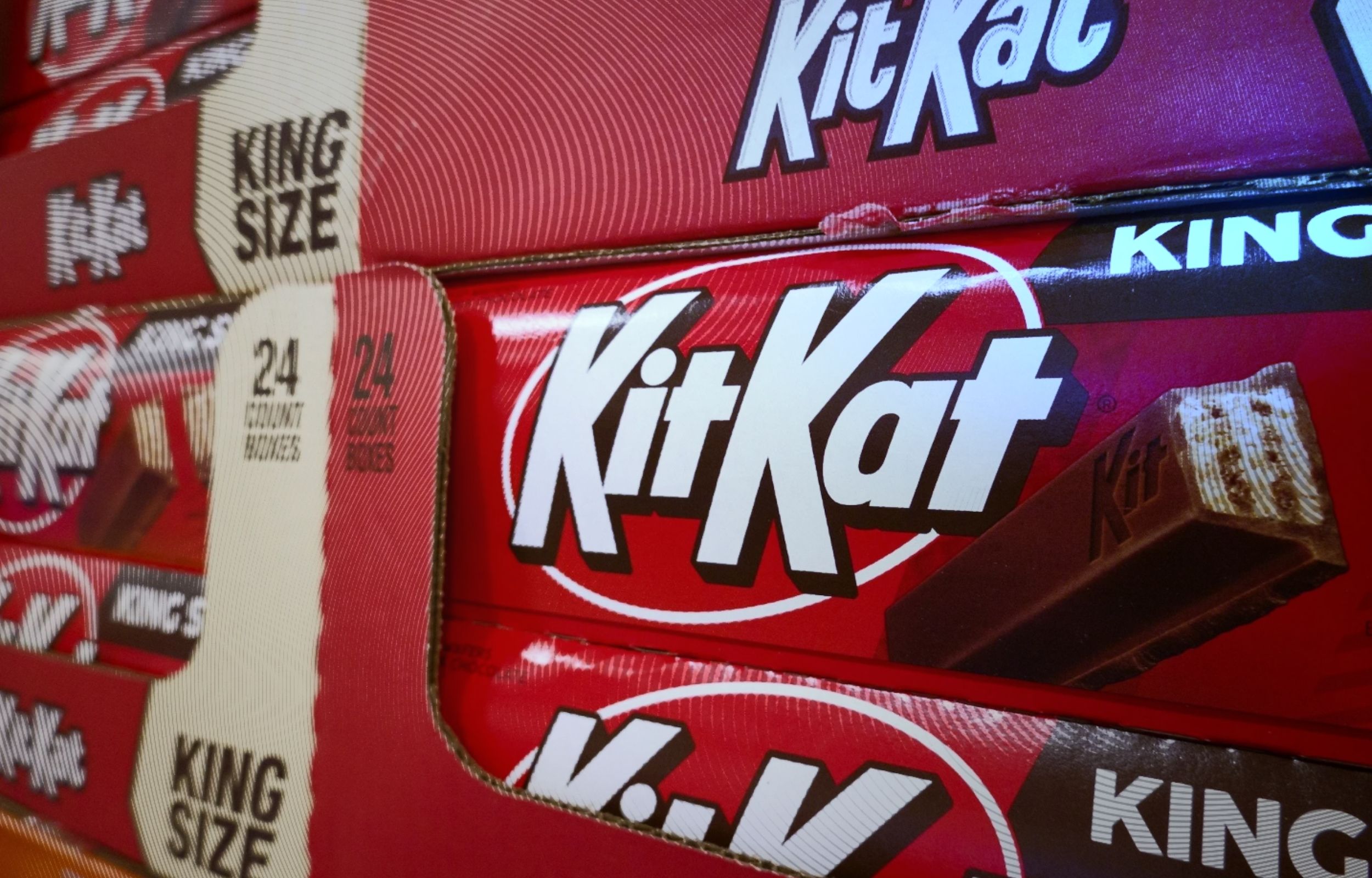 Thieves break off 400,000 pieces of KitKat bars in a major heist ...