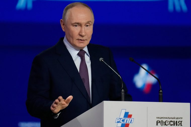 Putin has 8 shadow tankers in the English Channel. But the UK isn’t acting