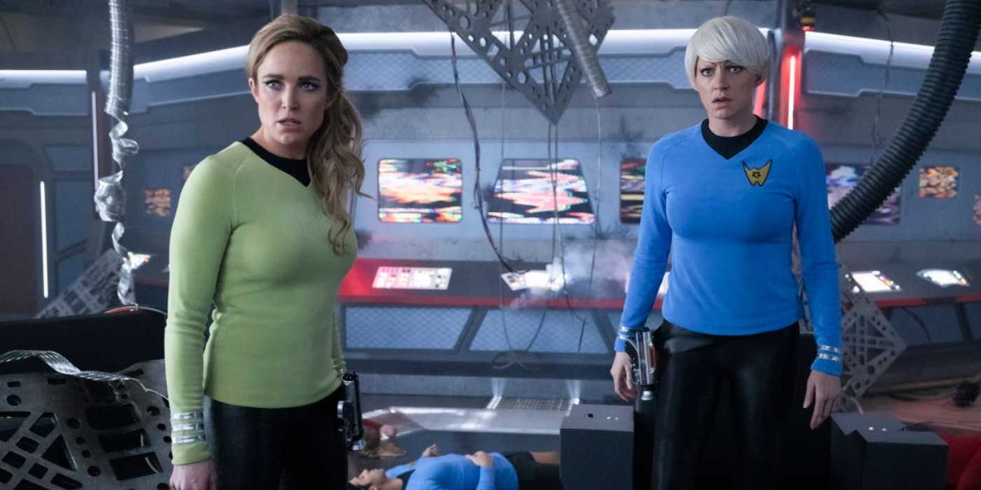 Ava and Sara in the Legends of Tomorrow Star Trek episode