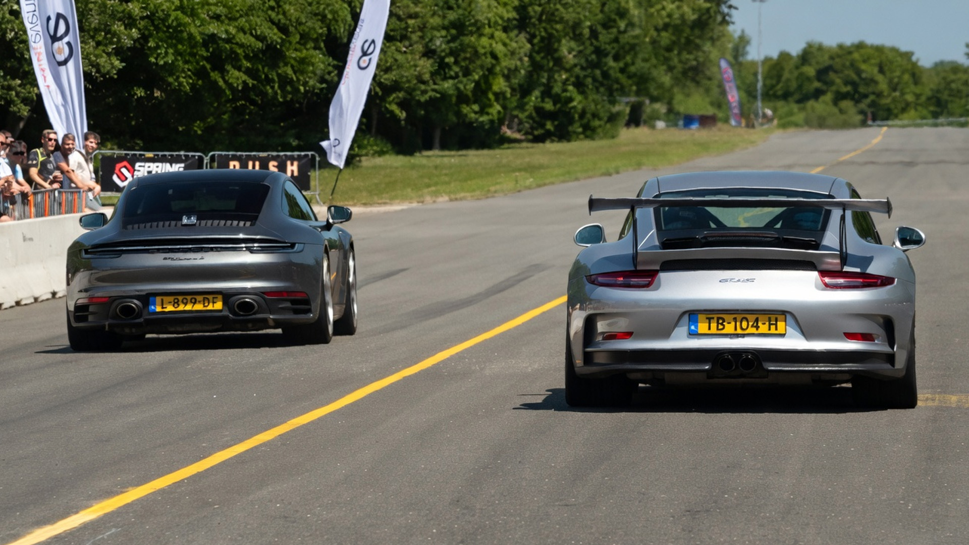 A head to head Porsche drag race that feels tight