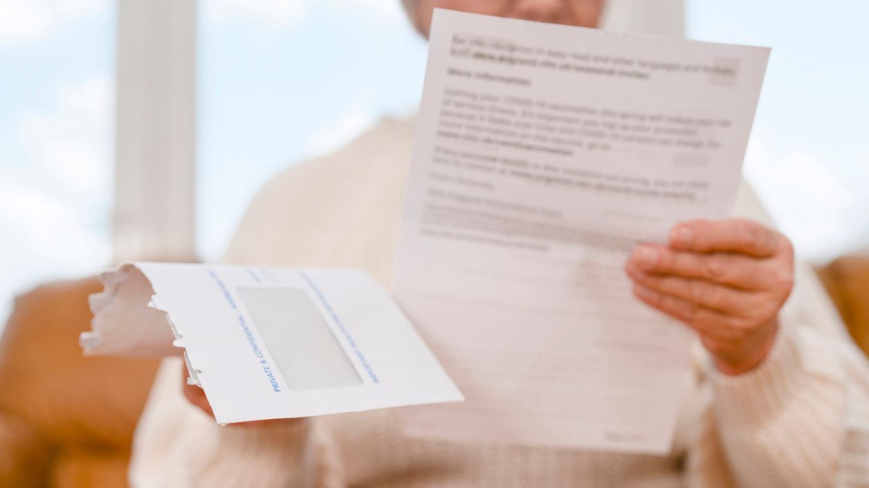 NHS to 'ration' hospital referrals to reduce waiting lists