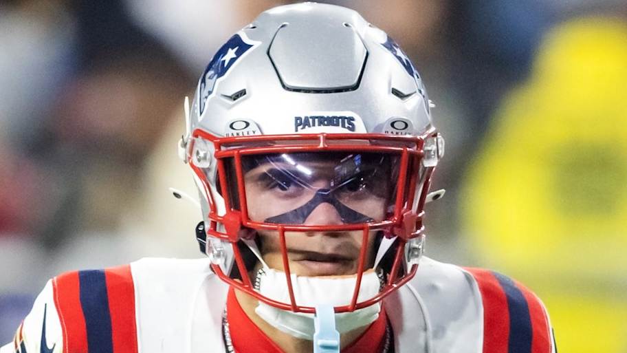 Mike Vrabel just sent Patriots a blunt message about Christian Gonzalez<br><br>