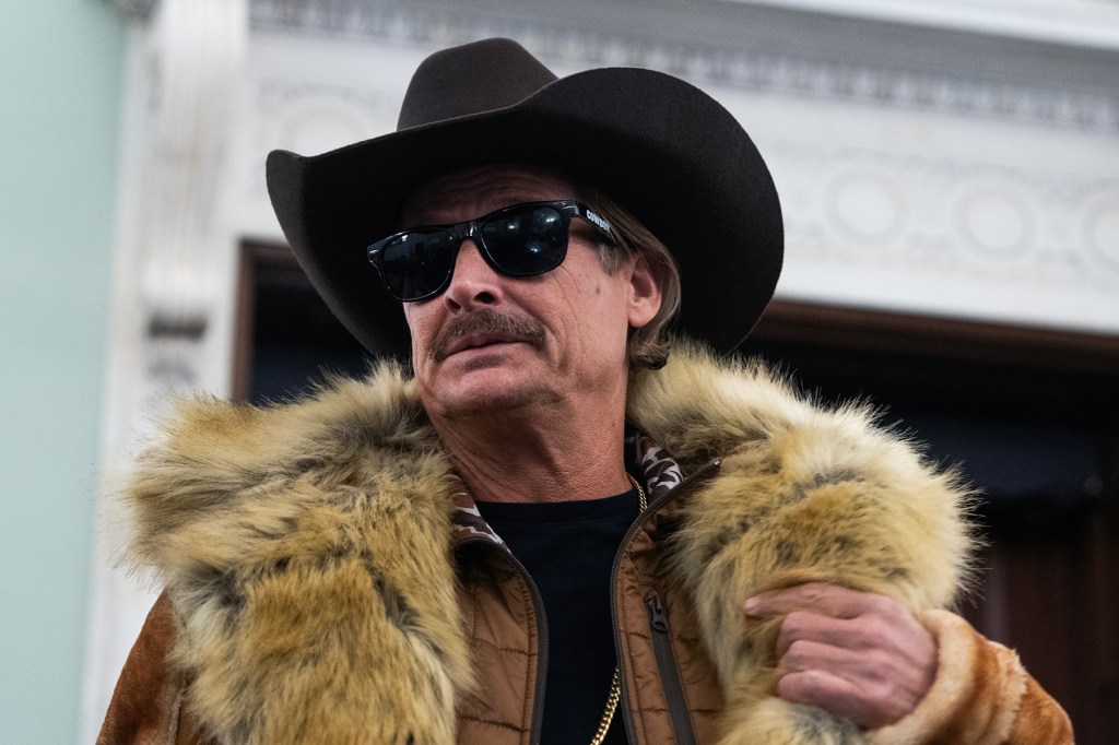 US Army suspends crew that flew helicopters near Kid Rock