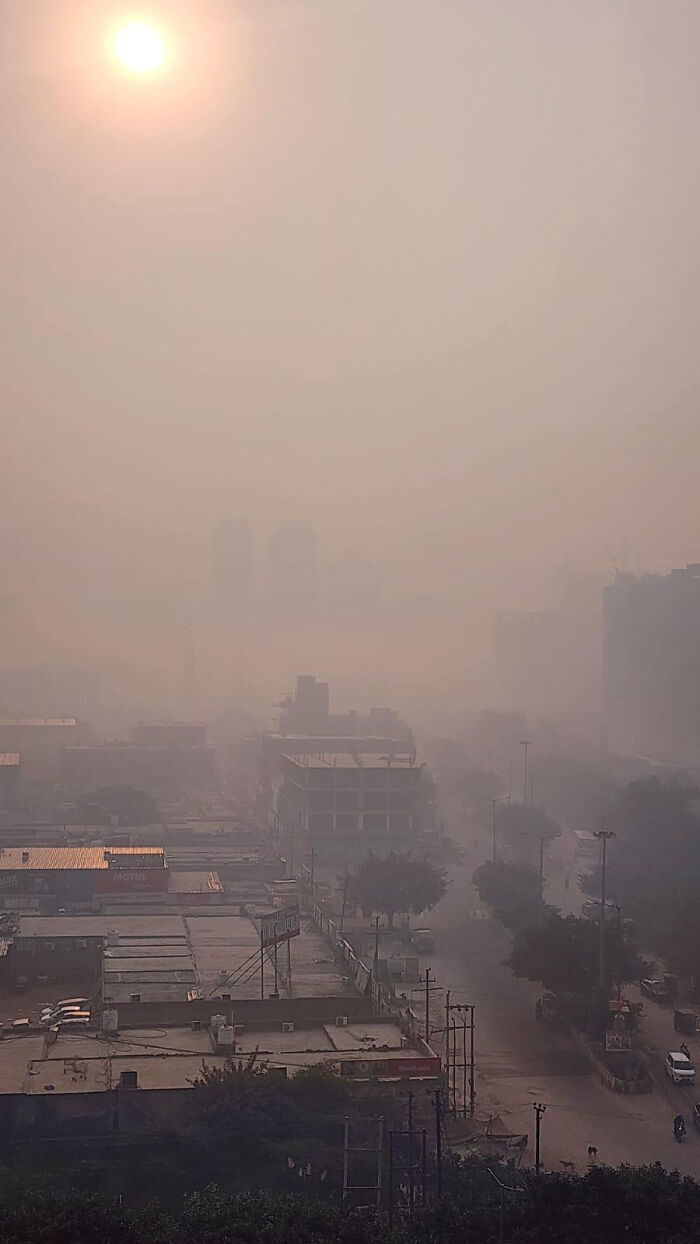 Something Very Dystopian About This: 82 Pictures Of ‘Urban Hell’
