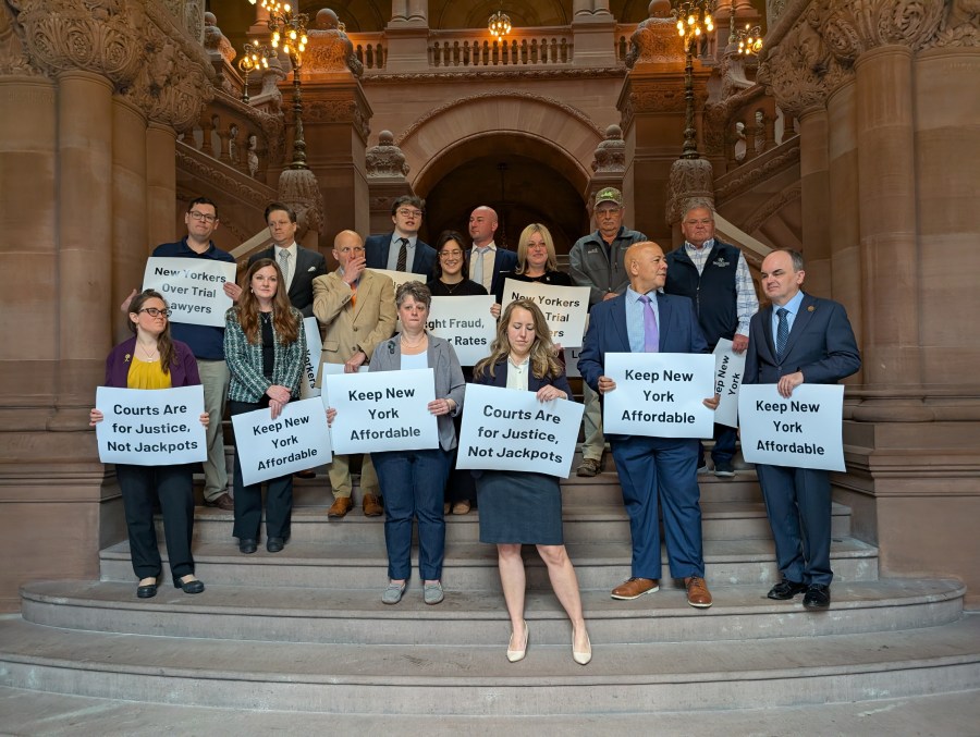 Business leaders back Hochul’s car insurance reforms