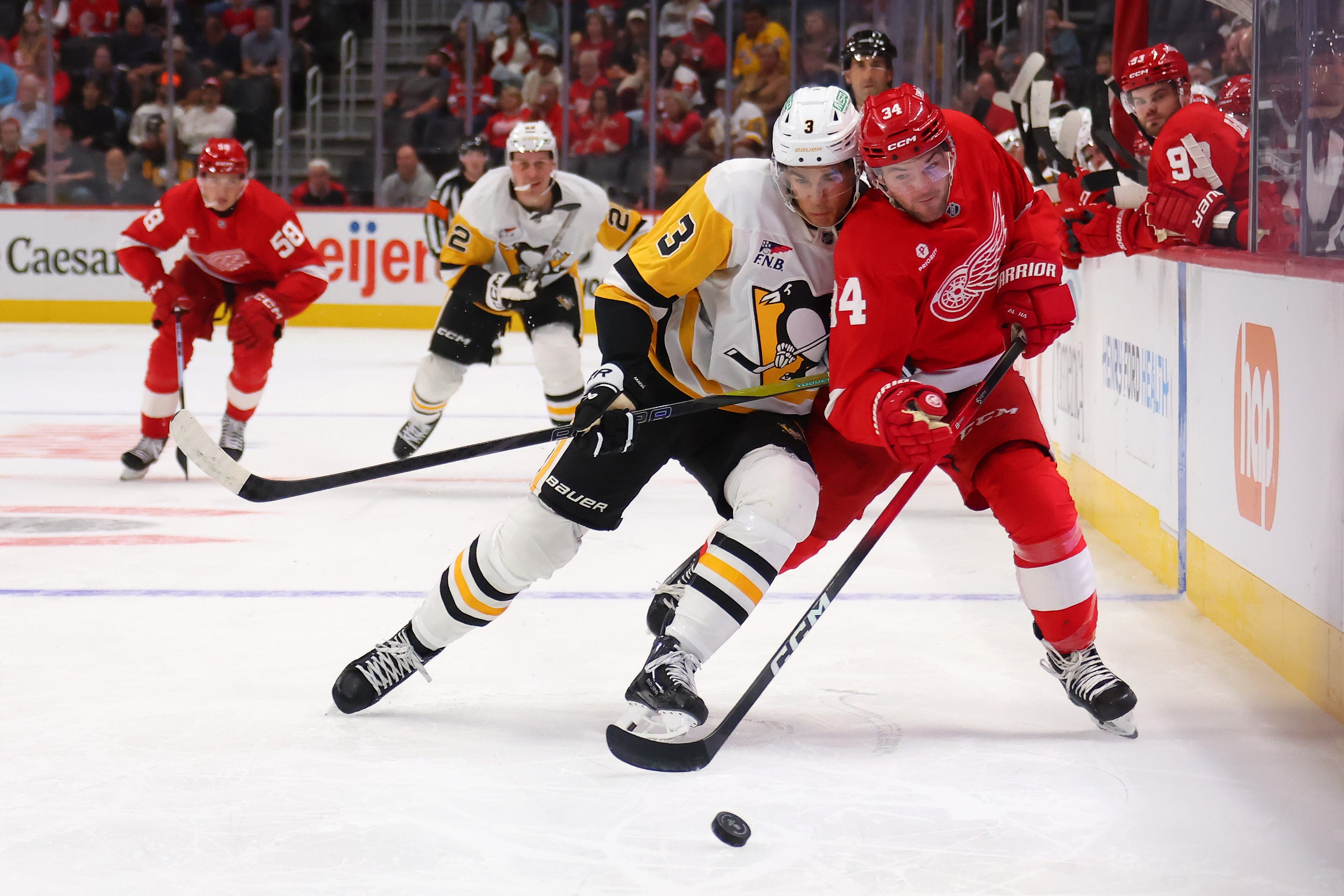 Live updates: Wings trail 4-1 in Pittsburgh, Talbot replaces Gibson