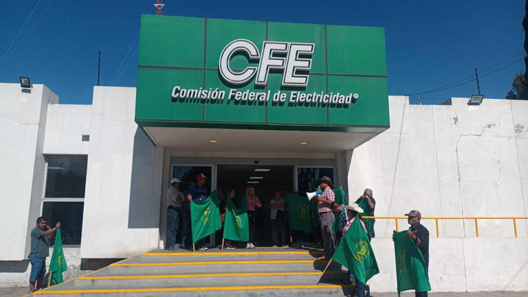 Usuarios protestan contra CFE por cobros excesivos y falta de ...