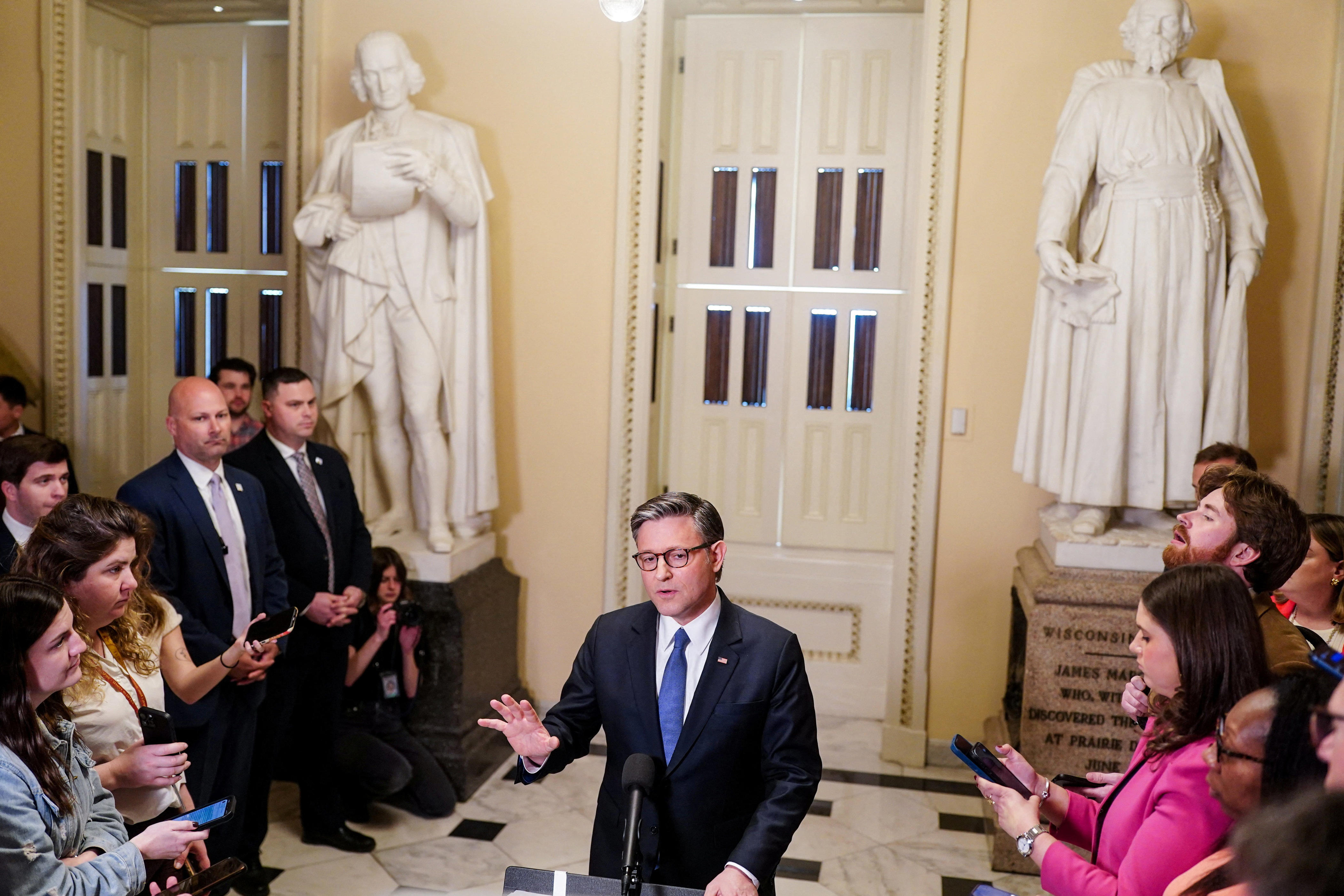 Lindsey Graham, Disney World and the curse of spring break in a shutdown<br>