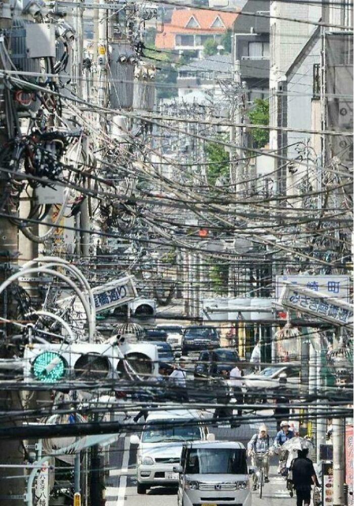 Something Very Dystopian About This: 82 Pictures Of ‘Urban Hell’