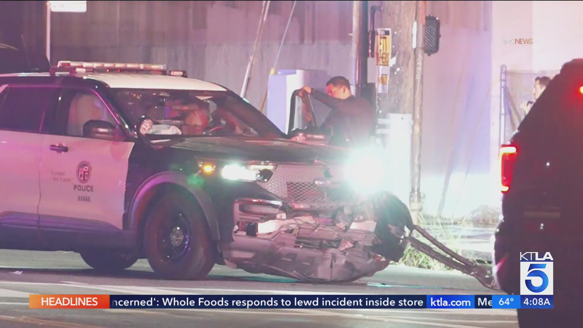2 Los Angeles police officers injured in Encino crash