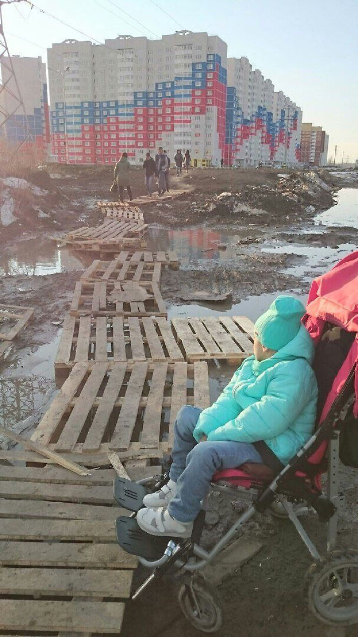 Something Very Dystopian About This: 82 Pictures Of ‘Urban Hell’
