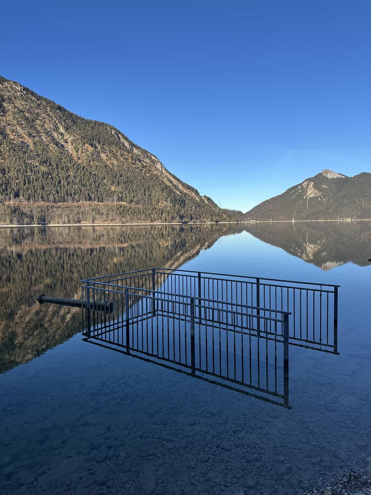 Curated visual reference: Gallery Detail: Confusing Perspective Photos