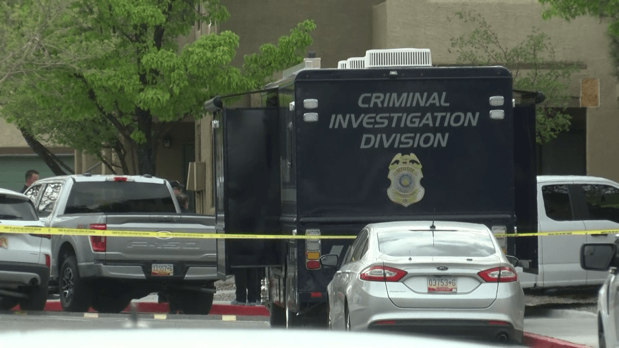 Police investigate deadly stabbing at southeast Albuquerque apartment ...