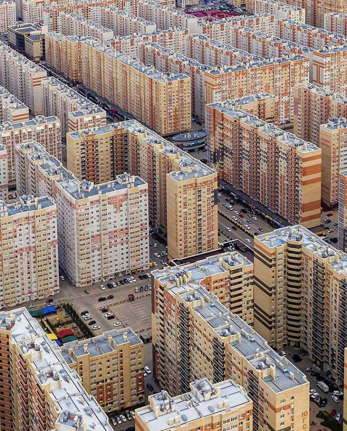Something Very Dystopian About This: 82 Pictures Of ‘Urban Hell’