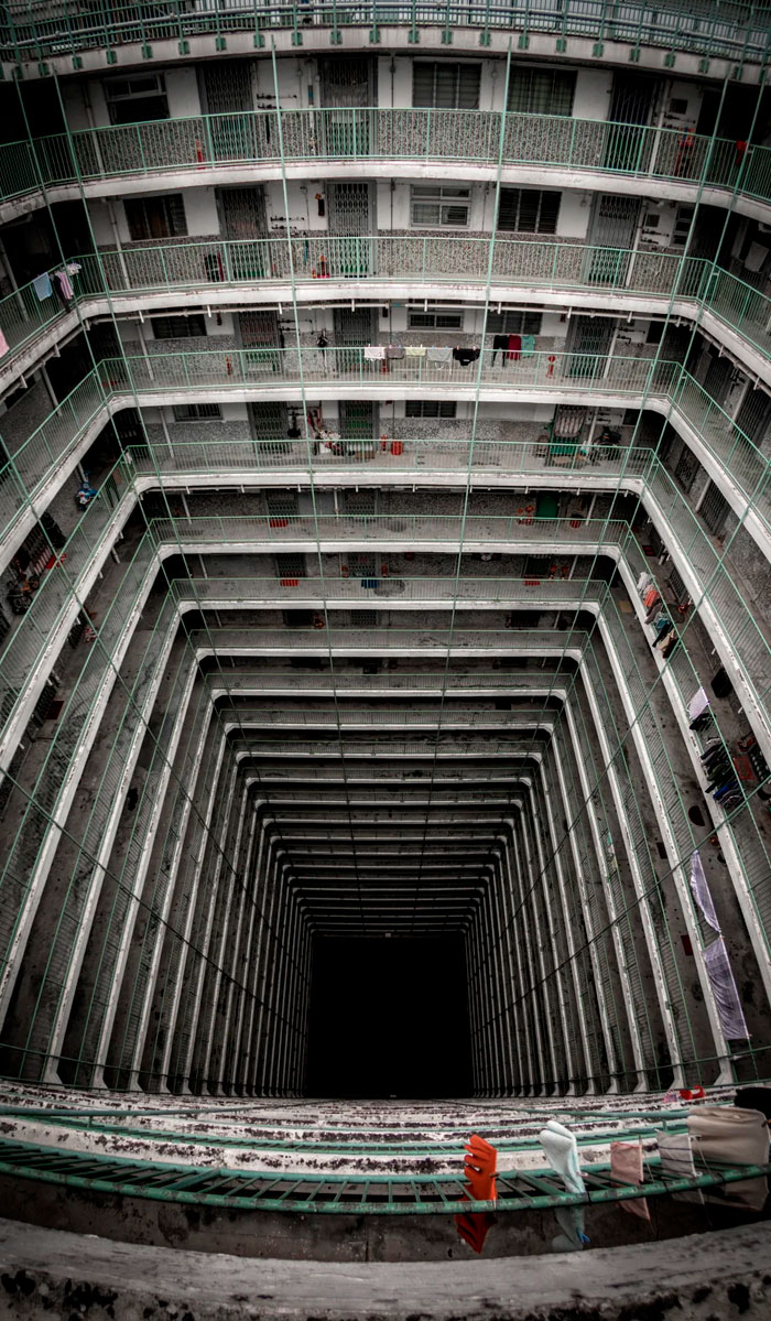 Something Very Dystopian About This: 82 Pictures Of ‘Urban Hell’